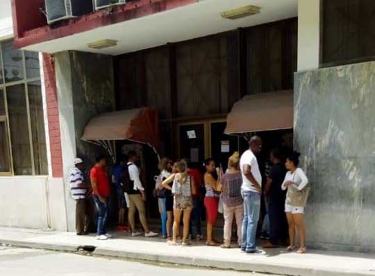 Cajeros Automáticos en Holguín. /Foto: Emilio García. ADN CUBA